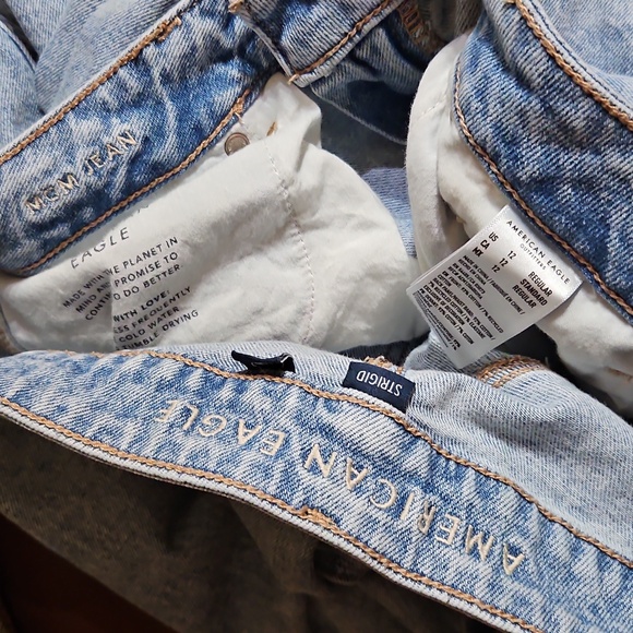American Eagle Distressed Blue Strigid Mom Jean High Rise Straight Leg Jeans - Picture 3 of 3